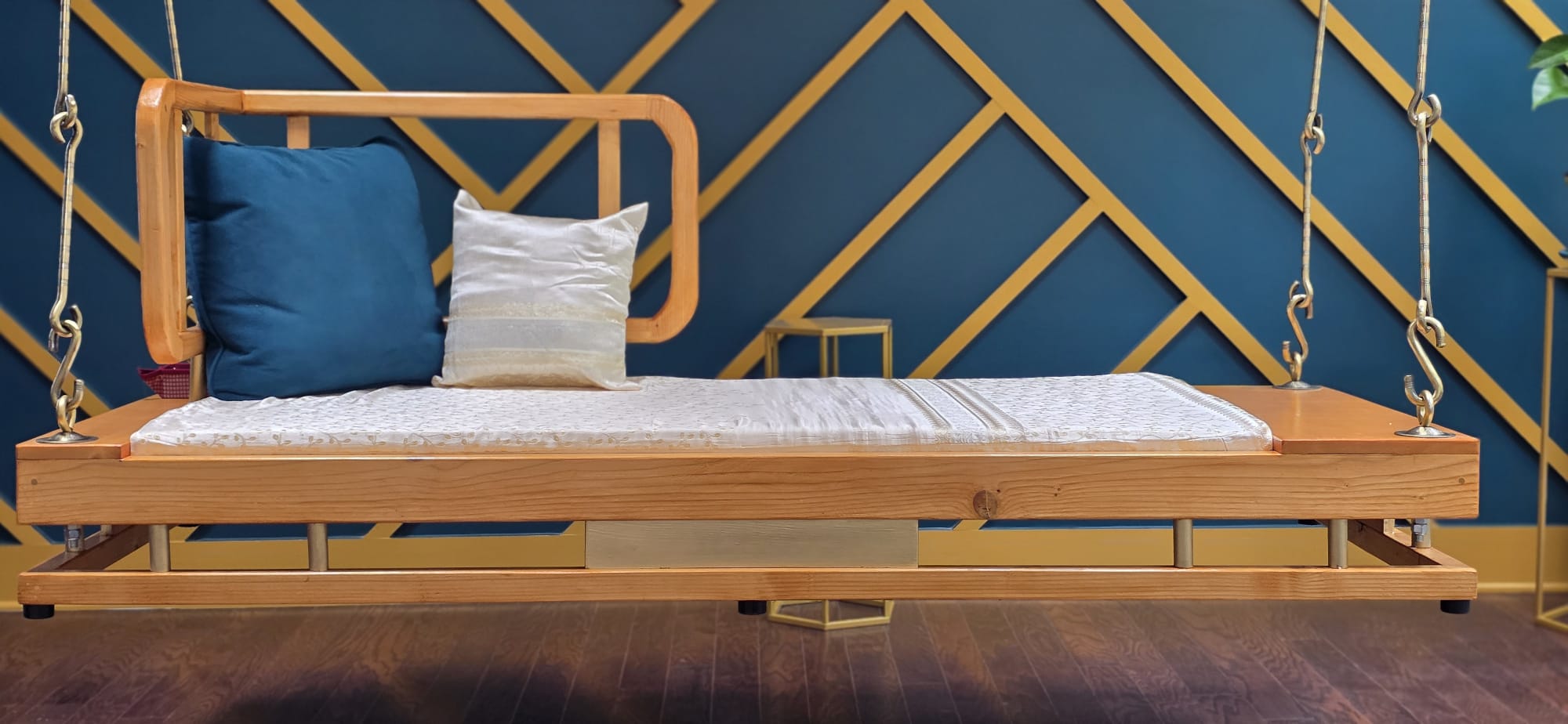 Handcrafted Jhoola gallery image 7